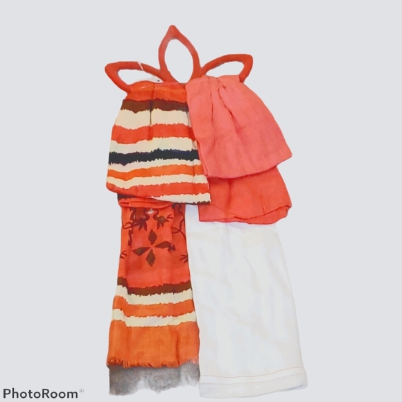 Wrapsody in Hues 2 Scarves on Non Slip Hanger - Picture 3 of 3